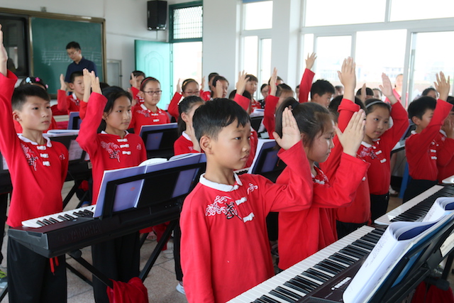 凯发k8乐器牵手萧山三星小学爱心再回访在杭州举办